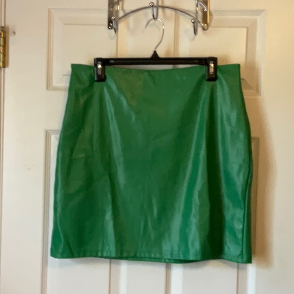 Shein Curve Faux Leather Green Trendy Fashionable Women’s Mini Skirt Size 0XL
